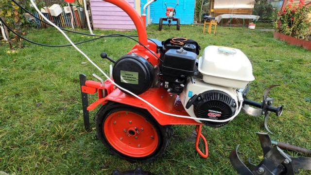 Мотоблок Агат с двигателем Honda GP200